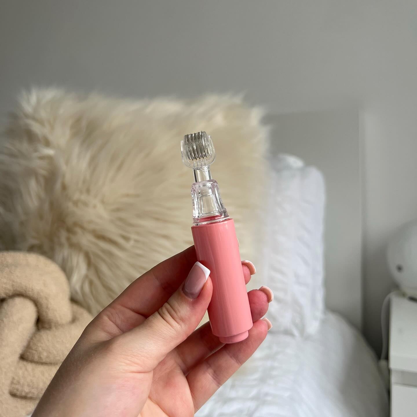 KissBliss™ Lip Booster - GloWaves