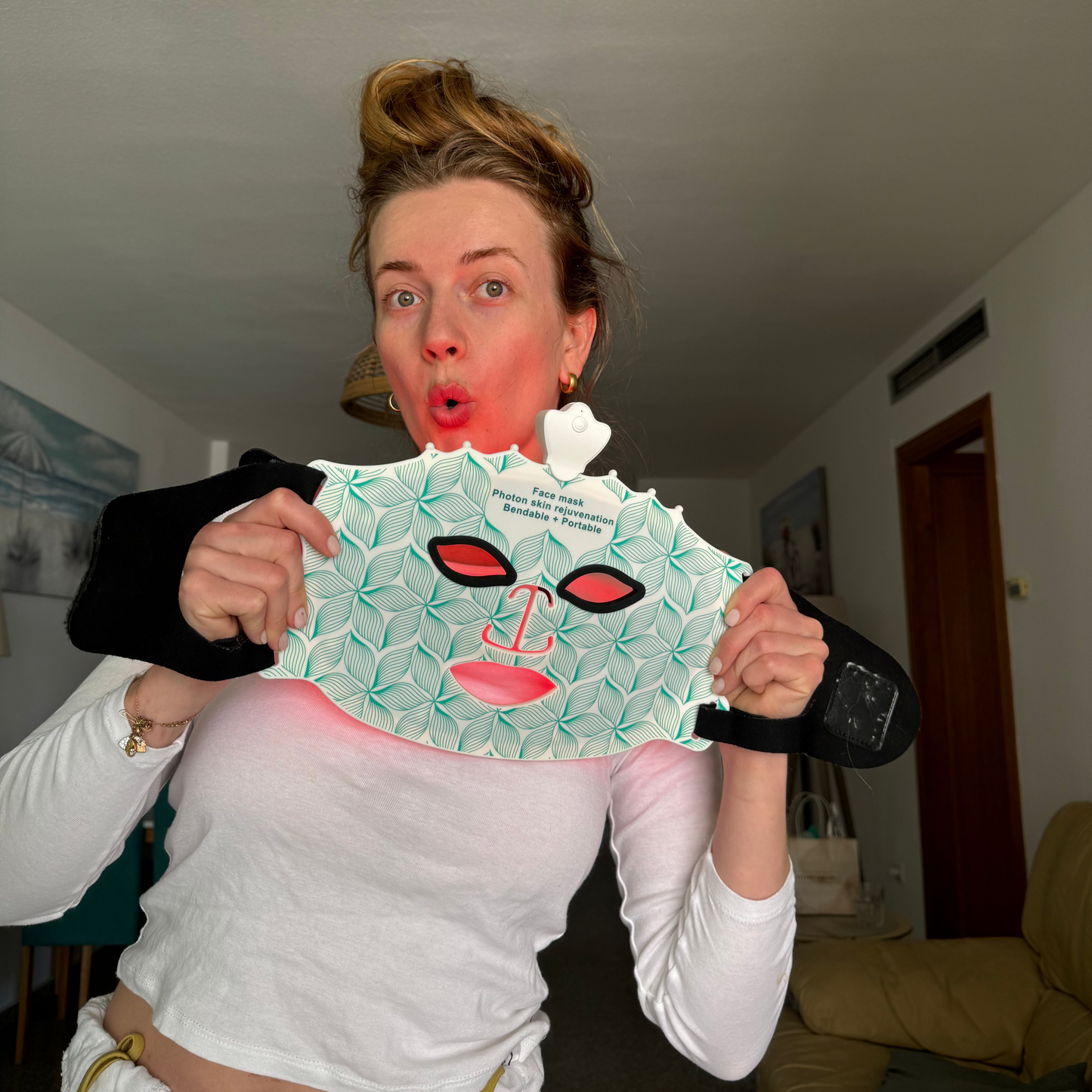 GLOWAVES™ 7-LED THERAPY FLEXMASK